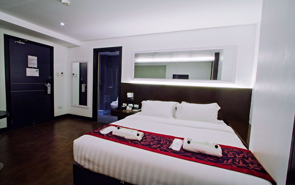 Hotel-Fina-Deluxe-Room-3